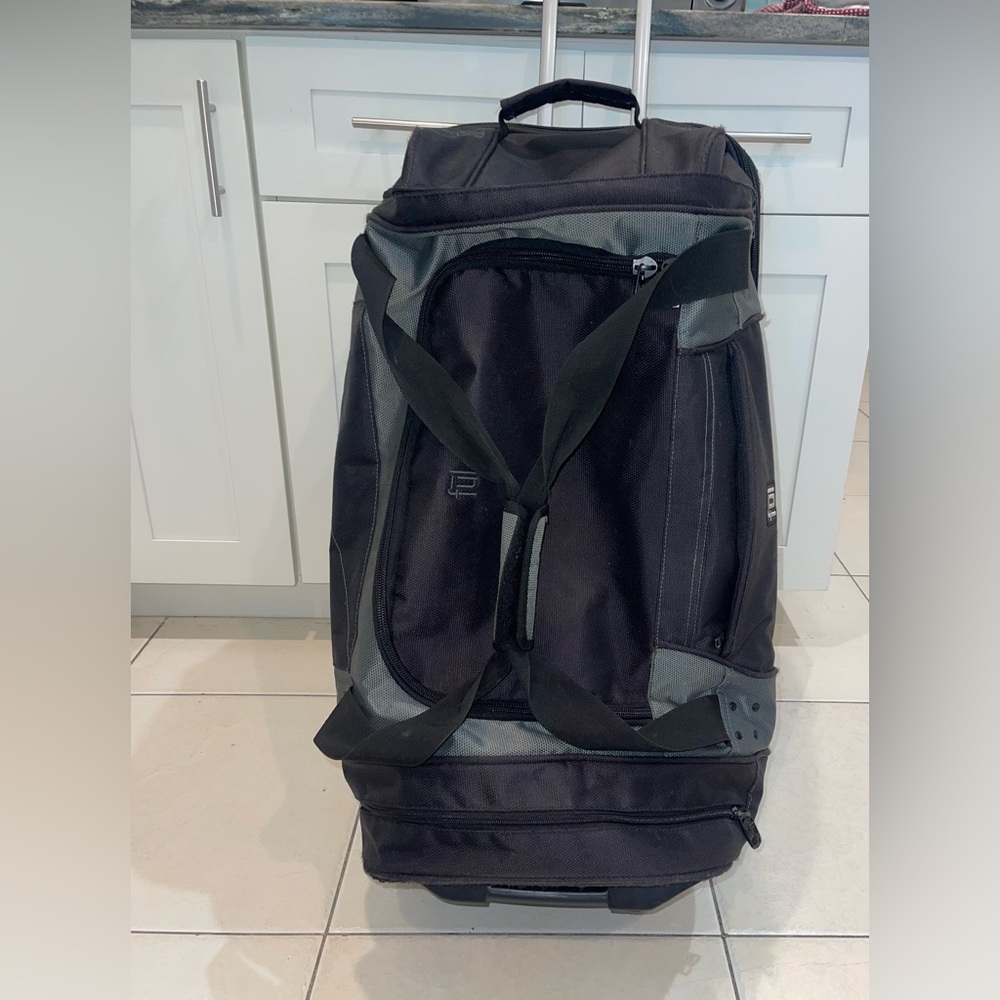 FUL rolling duffel bag